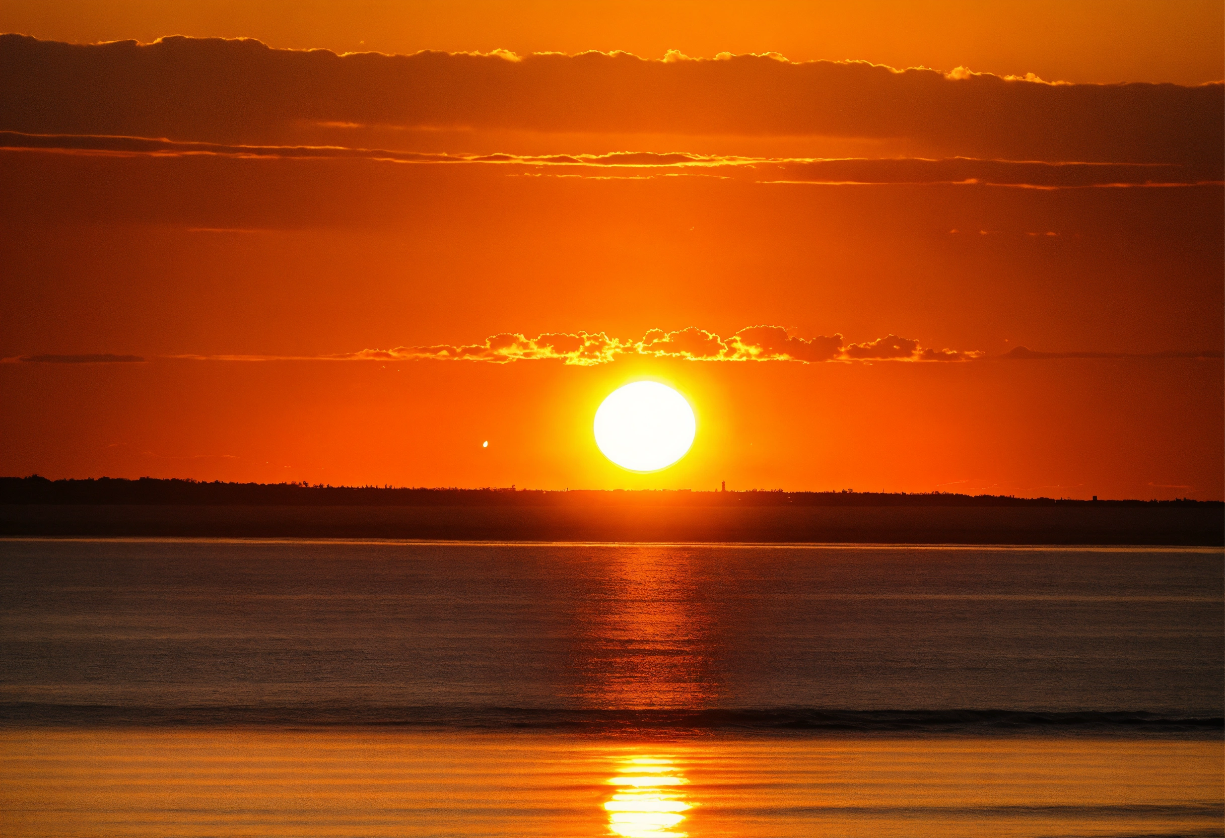 Lexica - Golden sunset. horizon. the sun is massive. super zoom in on ...